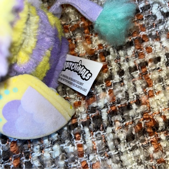 Hatchimals Mystery Elefly Fluffy Interactive Limited Edition Purple Yellow toy - Picture 5 of 7